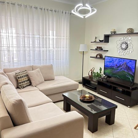 Sofia'S Modern Apartment ジロカストラ エクステリア 写真