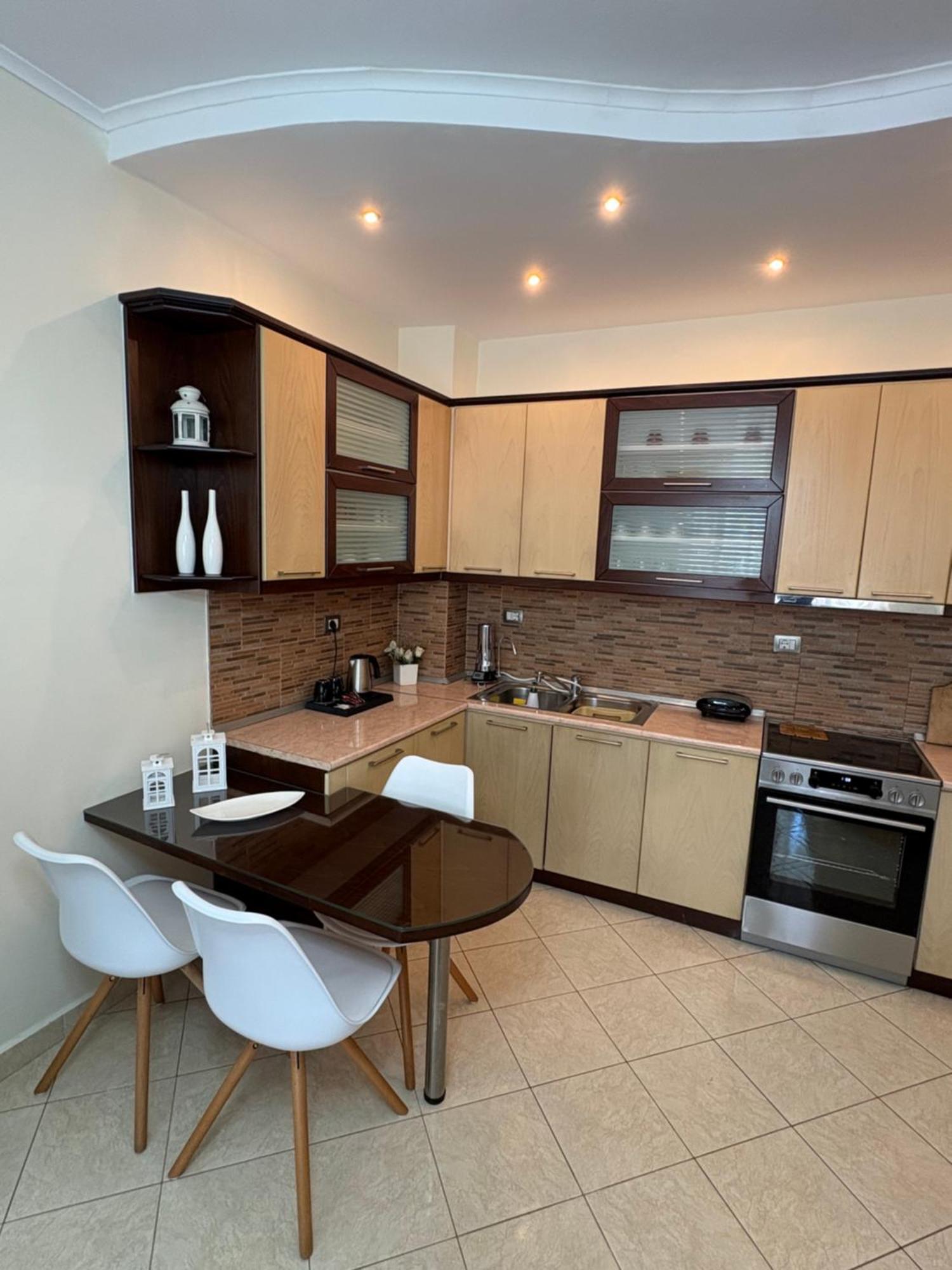 Sofia'S Modern Apartment ジロカストラ エクステリア 写真
